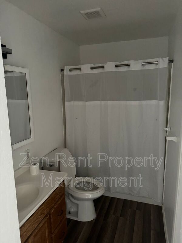 Photo - 940 N Sonora St