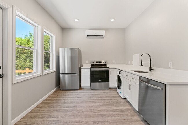 Photo - 928 Morningside Ave Unit 3