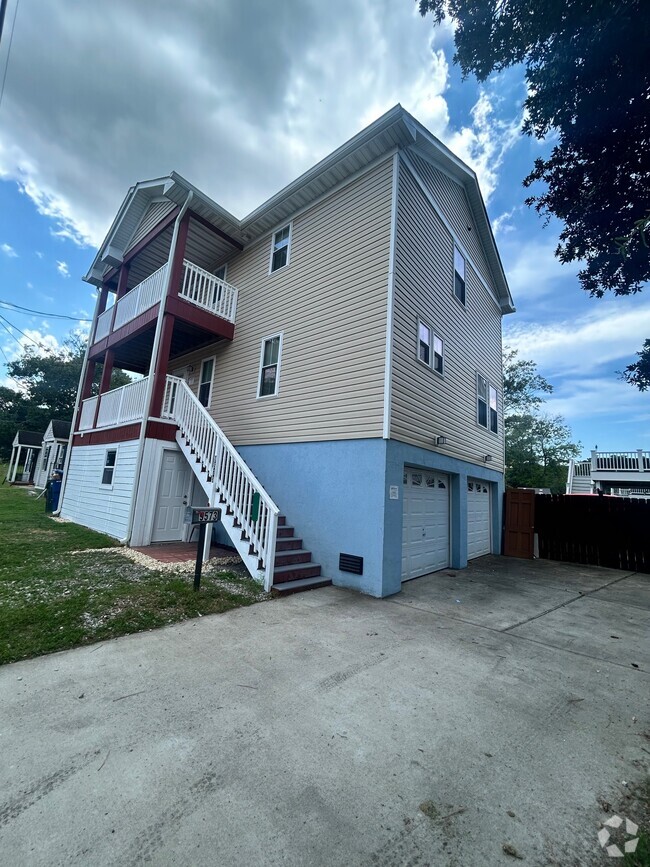 Building Photo - 9573 6th Bay St Rental