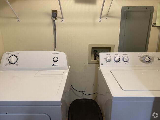 Building Photo - 141 E Boyd Dr Unit 102 Rental