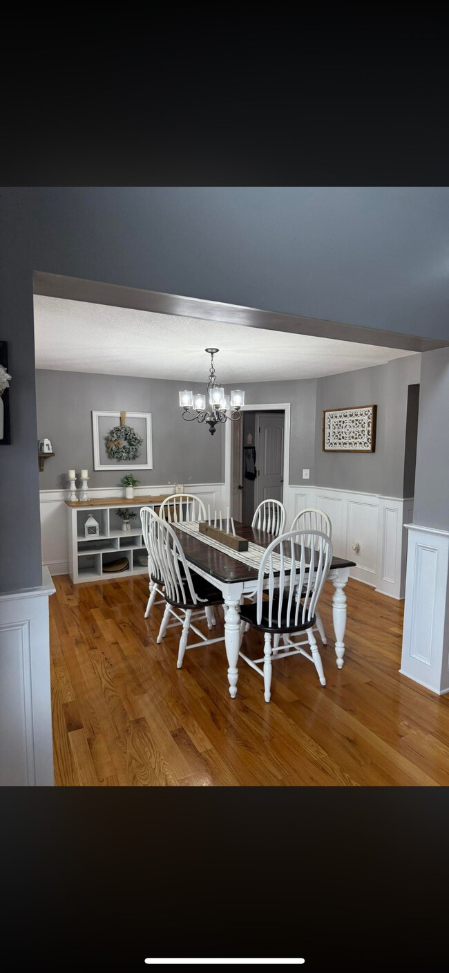 Photo - 812 Carousel Ct