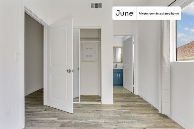 Photo - Room in Shared 5 bed/7 bath home Unit D