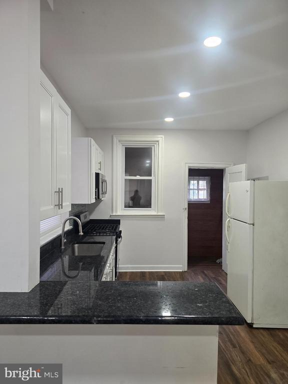 Photo - 724 W Wingohocking St