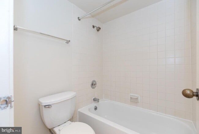 Photo - 2020 Walnut St Unit 14M