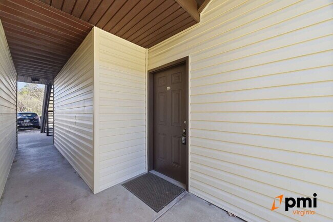 Photo - GATED COMMUNITY FULLY RENOVATED 1 BED 1 BATH WITH BALCONY AND POOL