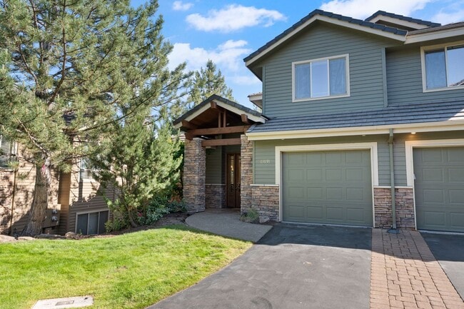 Building Photo - Gated Community in Broken Top