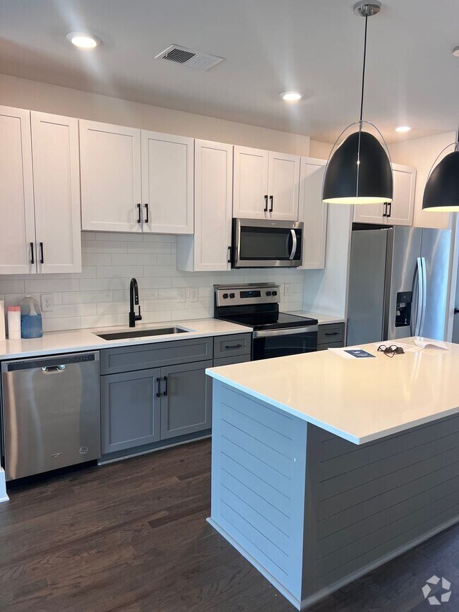 Building Photo - East Nashville Condo Unit 203