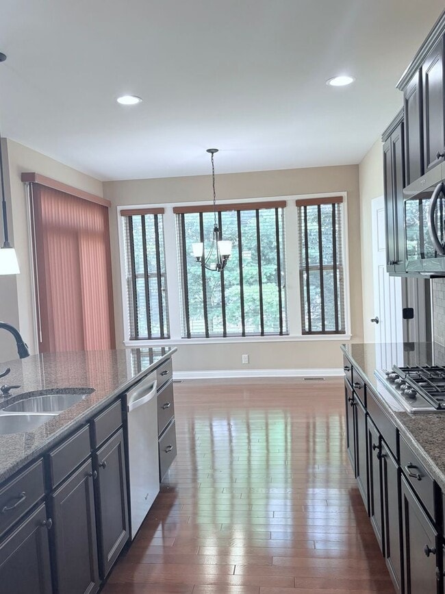 Photo - Charming 4 beds 2 bath in Lewis Center!
