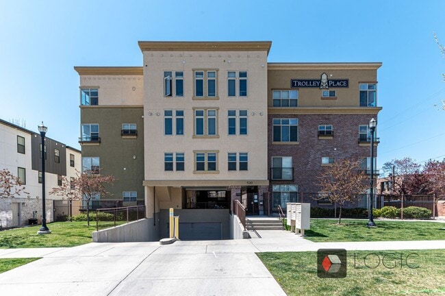 Building Photo - 520 E 500 S