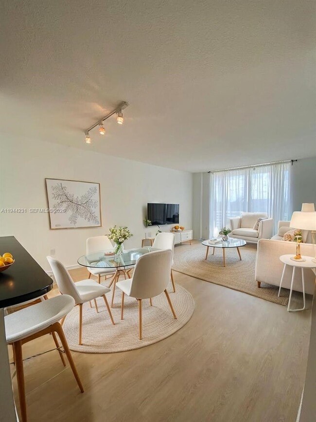 Photo - 2775 NE 187th St Unit 407