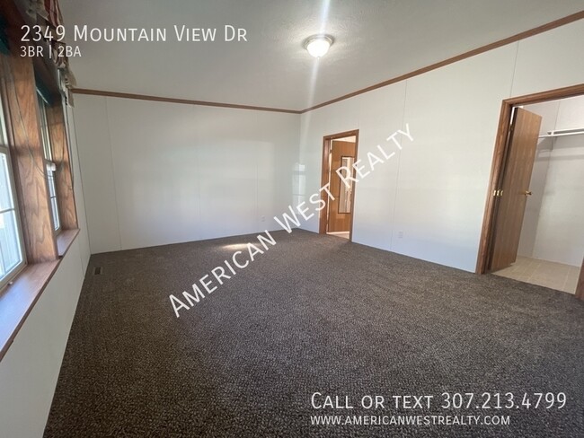 Photo - 2349 Mountain View Dr