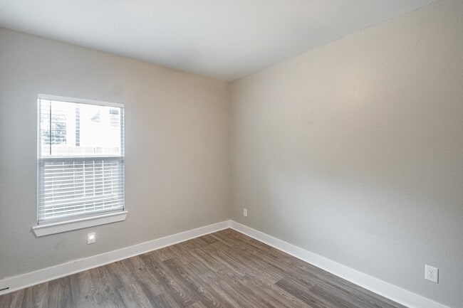 7311 Sandra St