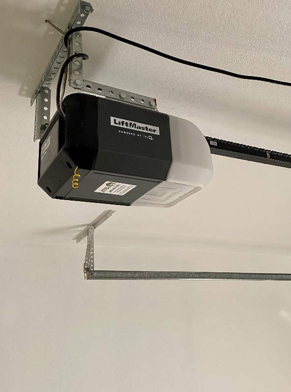 Photo - 1600 Benz Terrace