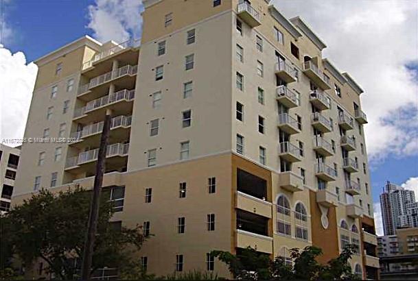 Photo - 115 SW 11th St Condominio Unidad 702