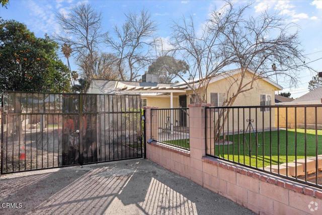 Building Photo - 19148 Saticoy St Rental