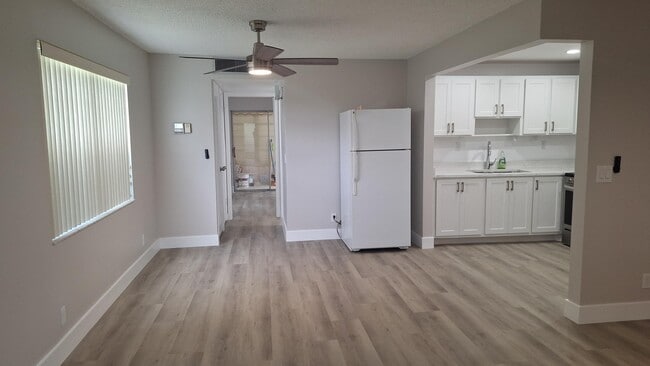 Photo - 120 Normandy Ln Unidad C