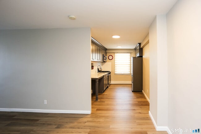 Photo - 30 Glenbrook Rd Unit 5F