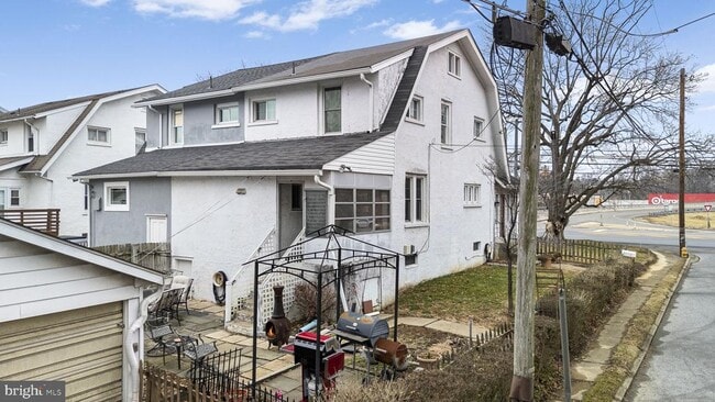 Building Photo - 934 Paoli Pike