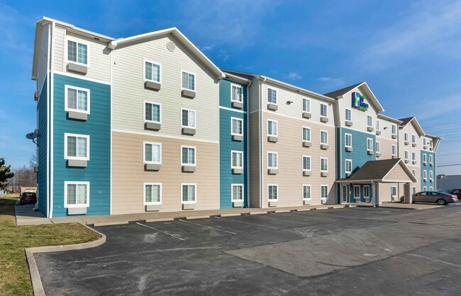 Furnished Studio-Cleveland - Avon