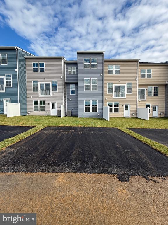 Photo - 79 Abigail St