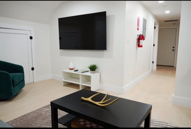 Photo - 466 Avon Ave Unidad 3