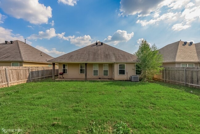 Photo - 1702 Avondale Ct