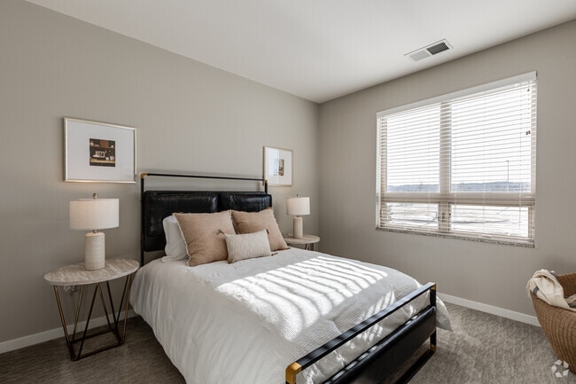 2BR, 2BA - 1119SF - Primary Bedroom
