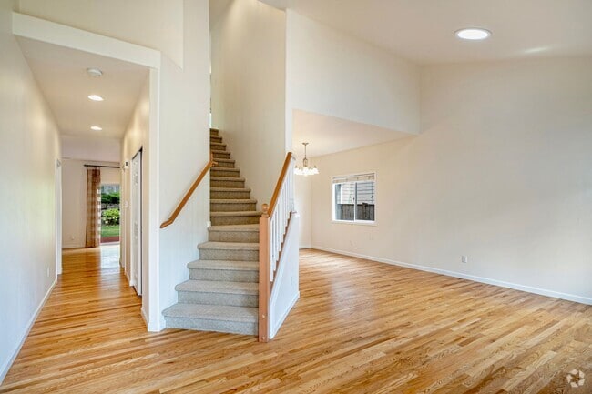 Building Photo - Timeless NW Craftsman in Sammamish | 4BR +... Rental