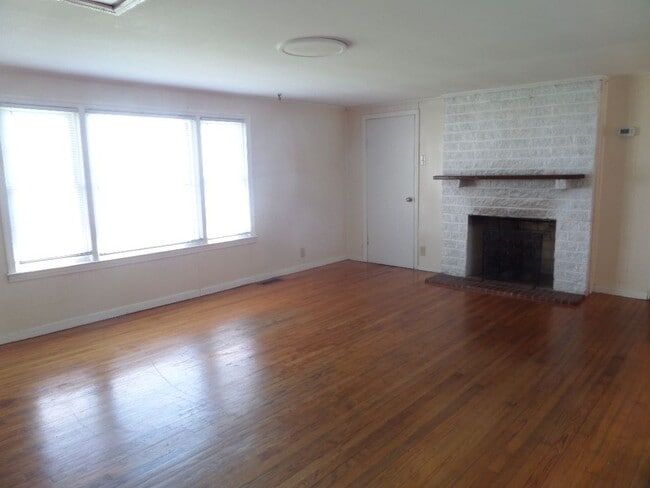 Photo - 608 Vail St
