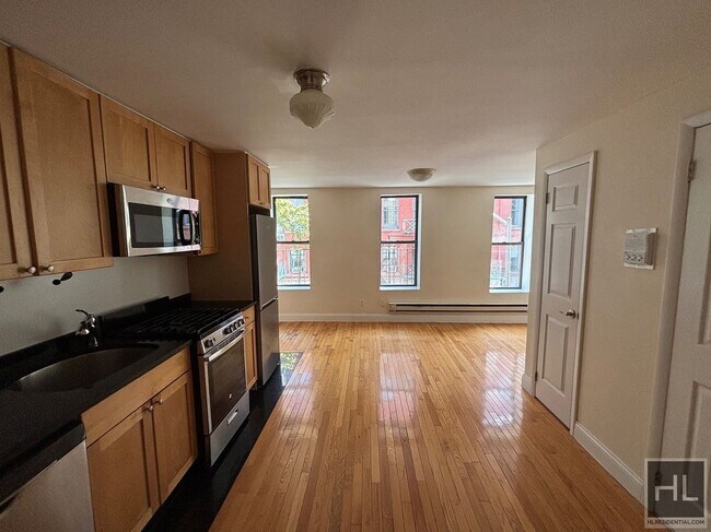 Building Photo - MOTT STREET