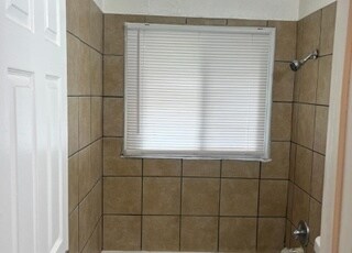 Photo - 332 Banff Cir