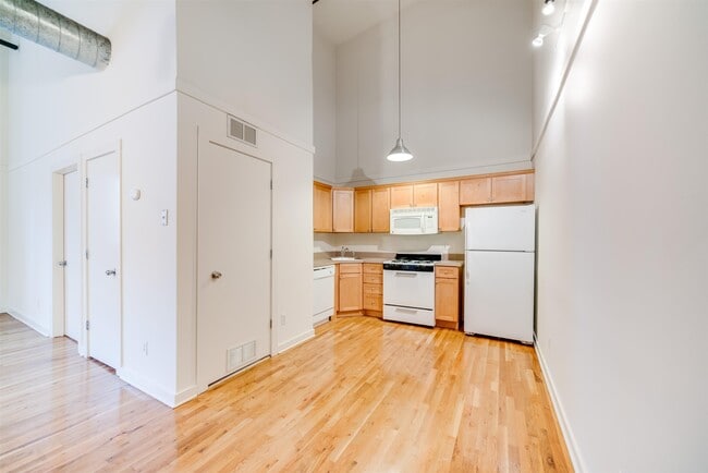 Photo - 716 Madison St Unidad 304