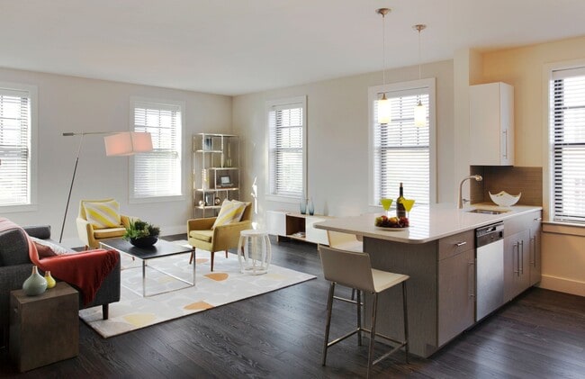 Photo - Gatehouse 75