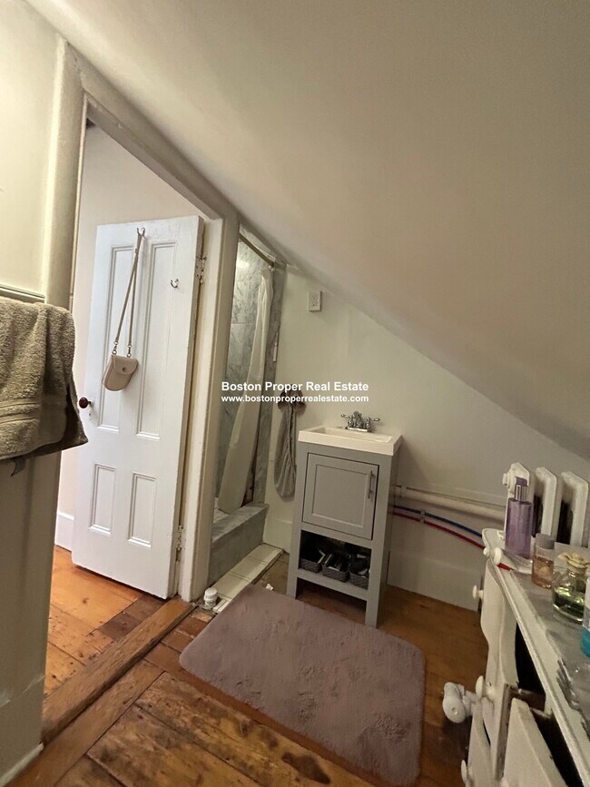 Photo - 32 irving St Unit 4