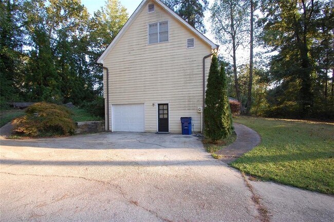 Photo - 5511 Burrus Ln