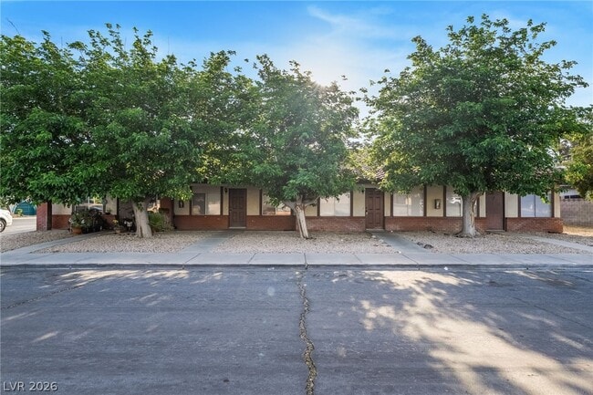 Building Photo - 1611 E Harmon Ave Unit 3