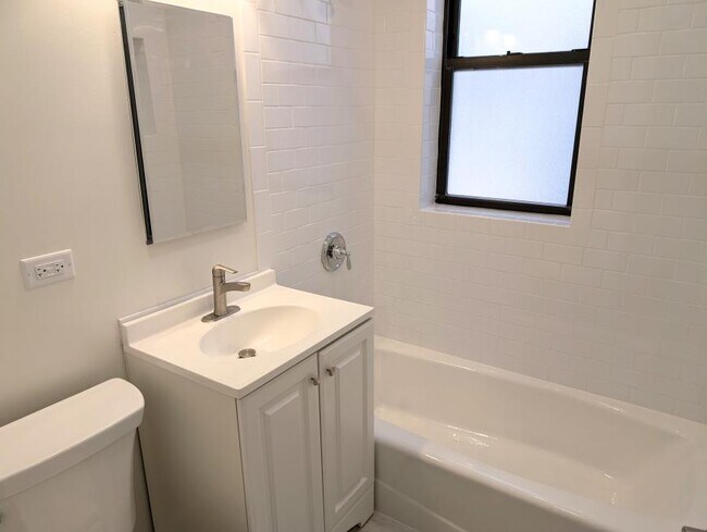 Photo - 2 bedroom in Chicago IL 60645 Unit 1