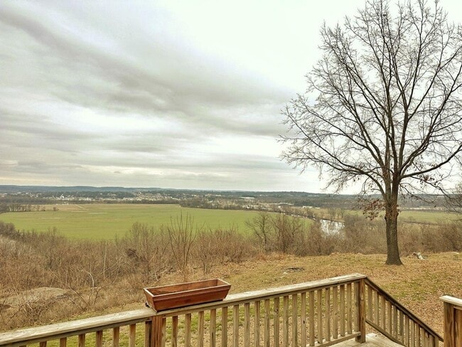 • 2 Bed • 2 Bath • Overlooking the White R... - • 2 Bed • 2 Bath • Overlooking the White R... Unidad Apt 3