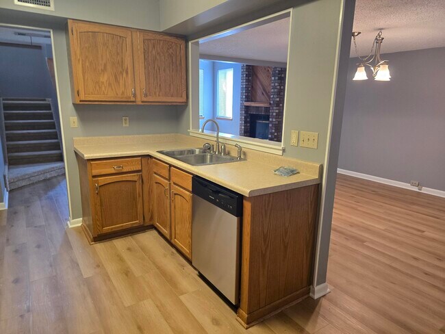 Photo - 3929 Balsam Dr