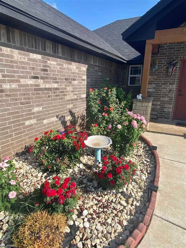 Photo - 210 Meadowlark Ln