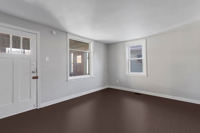 Photo - 113 River Ave Unit Front