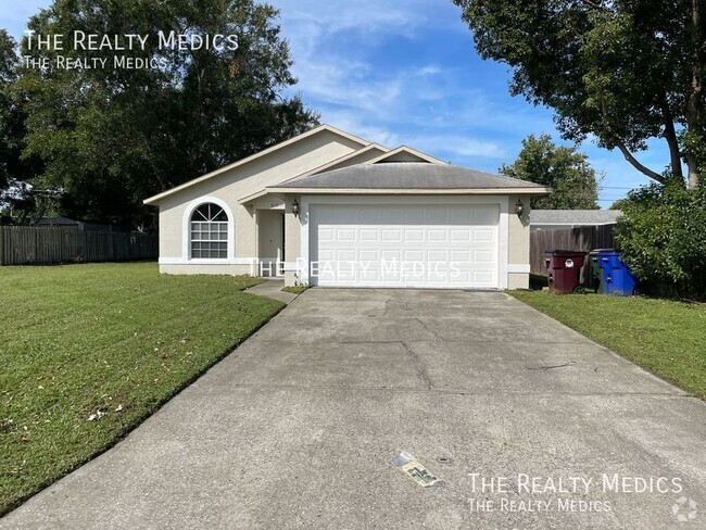 Building Photo - Beautiful 3 bedroom 2 Bathroom home in St ...