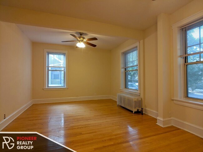 Photo - 1615 W Berteau Ave Apartments Unit #1
