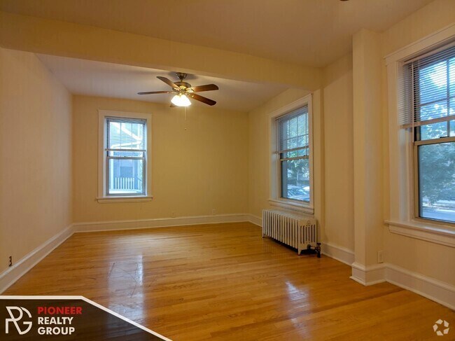 Building Photo - 1615 W Berteau Ave Unit #1 Rental