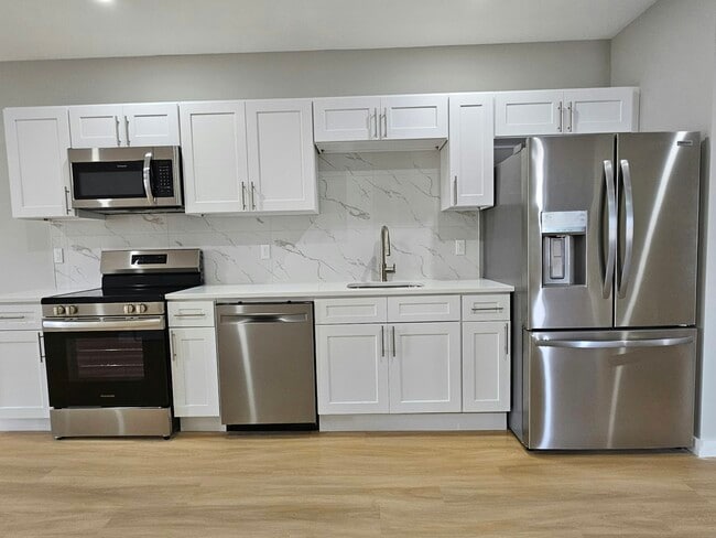 Building Photo - 1487 5th Ave Unit 8