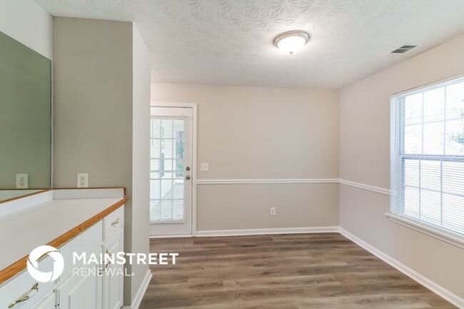 Photo - 2145 Michael Ct