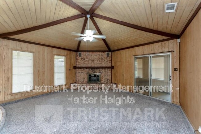 Photo - 700 Cedar Oaks Ln House