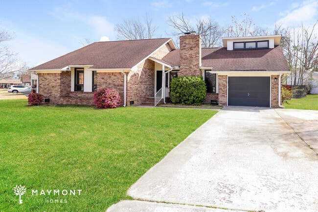 Building Photo - Stylish Brick Ranch Home