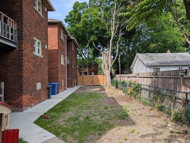 Photo - 714 Elliott St E Unit 1A