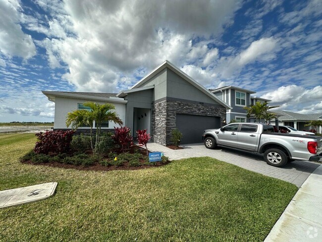 Building Photo - 10230 SW Orana Dr Rental